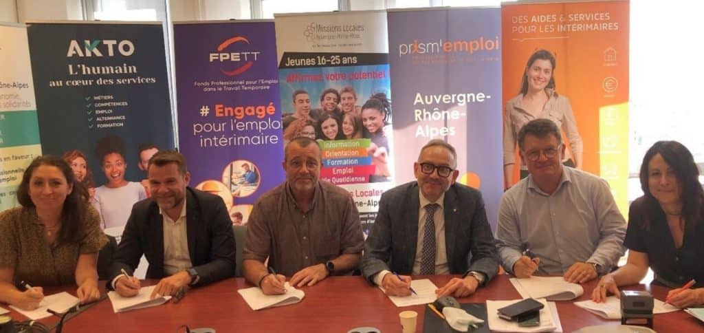 signature de l’accord Mission Jeunes